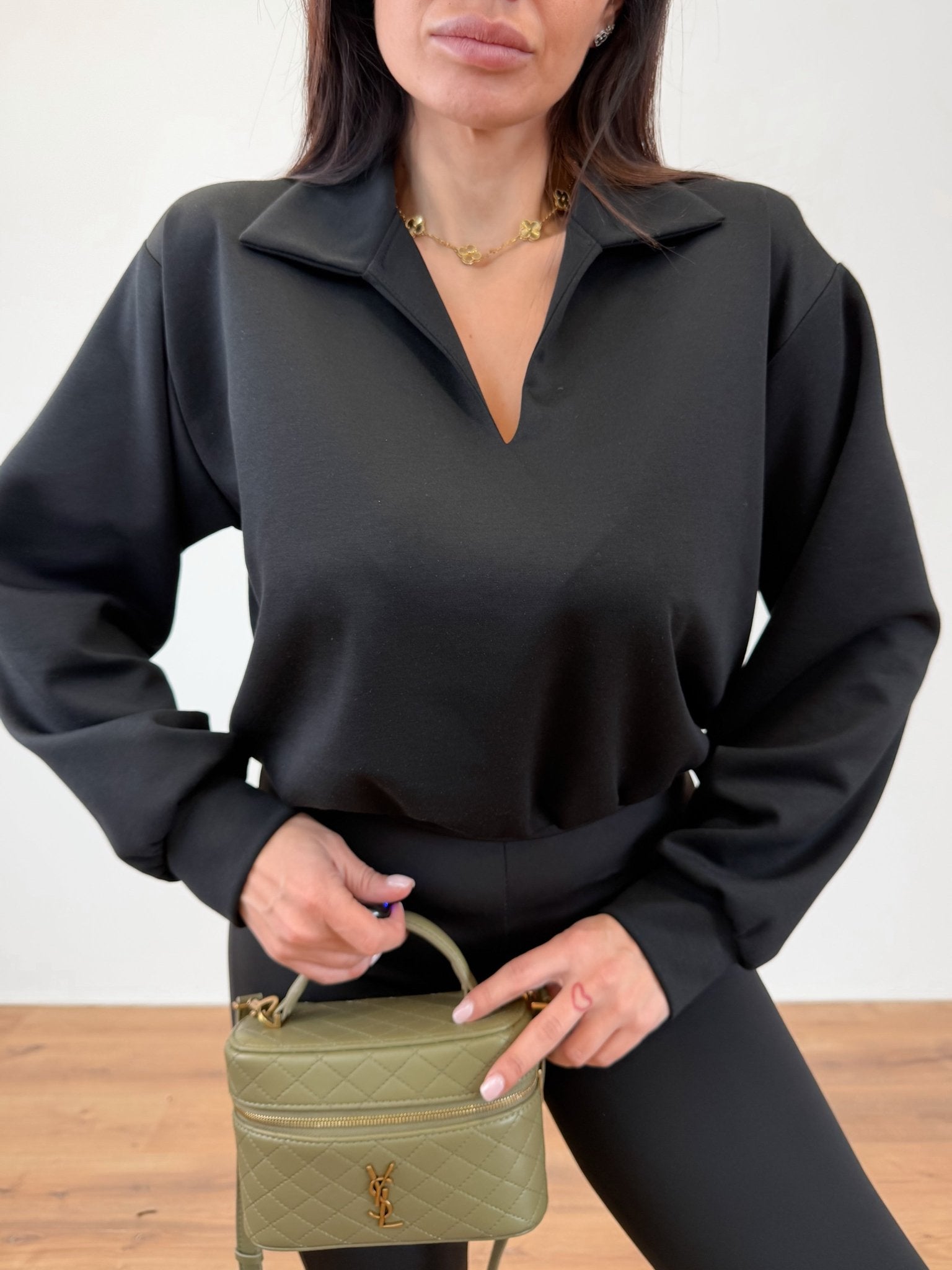 Felpa V Neck - Nera - SAINTH