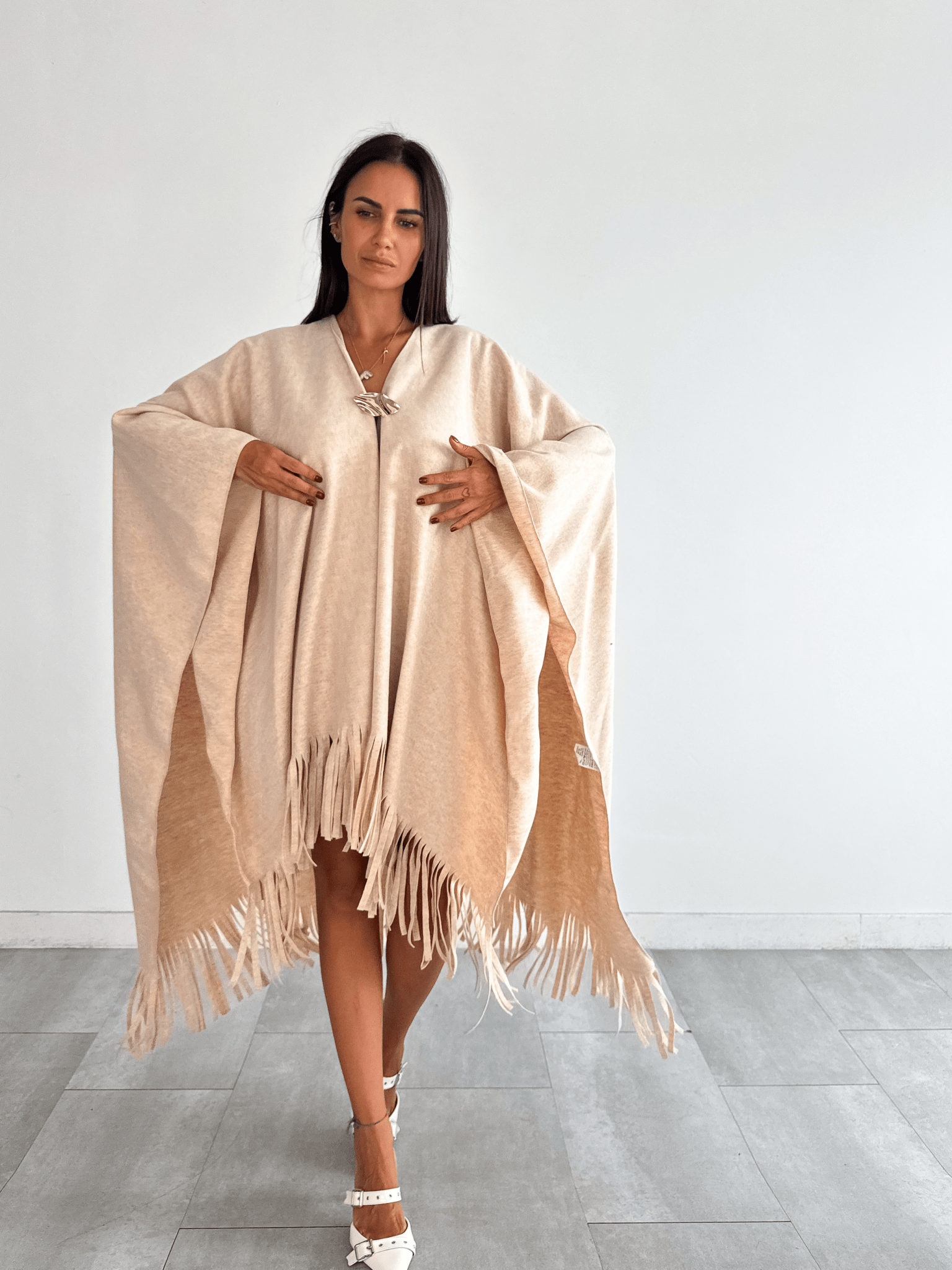Mantella Fringe - Beige - SAINTH