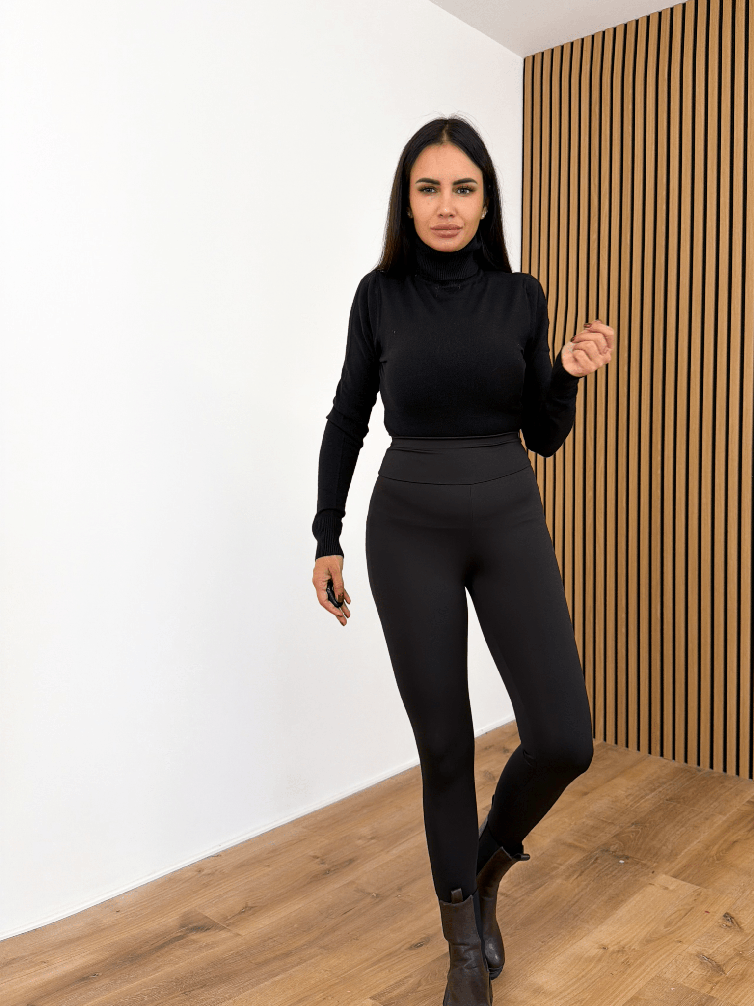 Pull Collo Alto - Nero - SAINTH