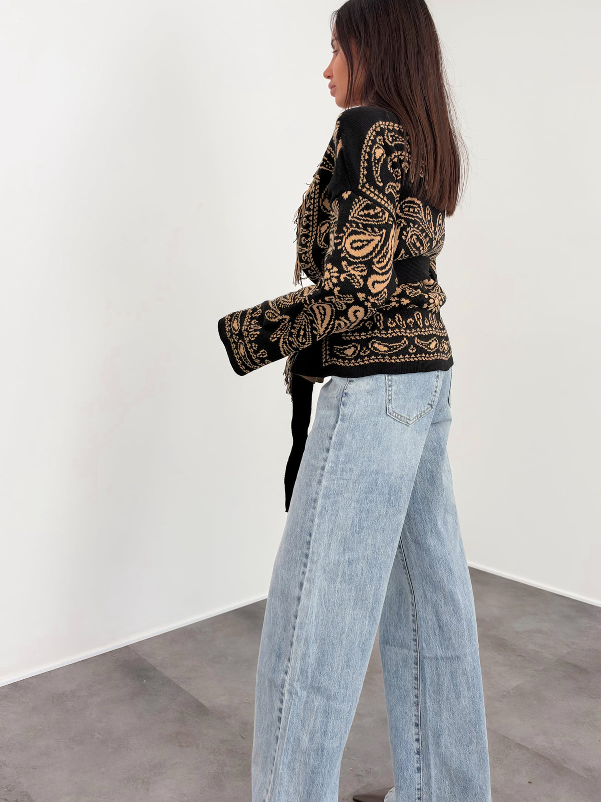 Cardigan Crop Azteco - Nero Biscotto