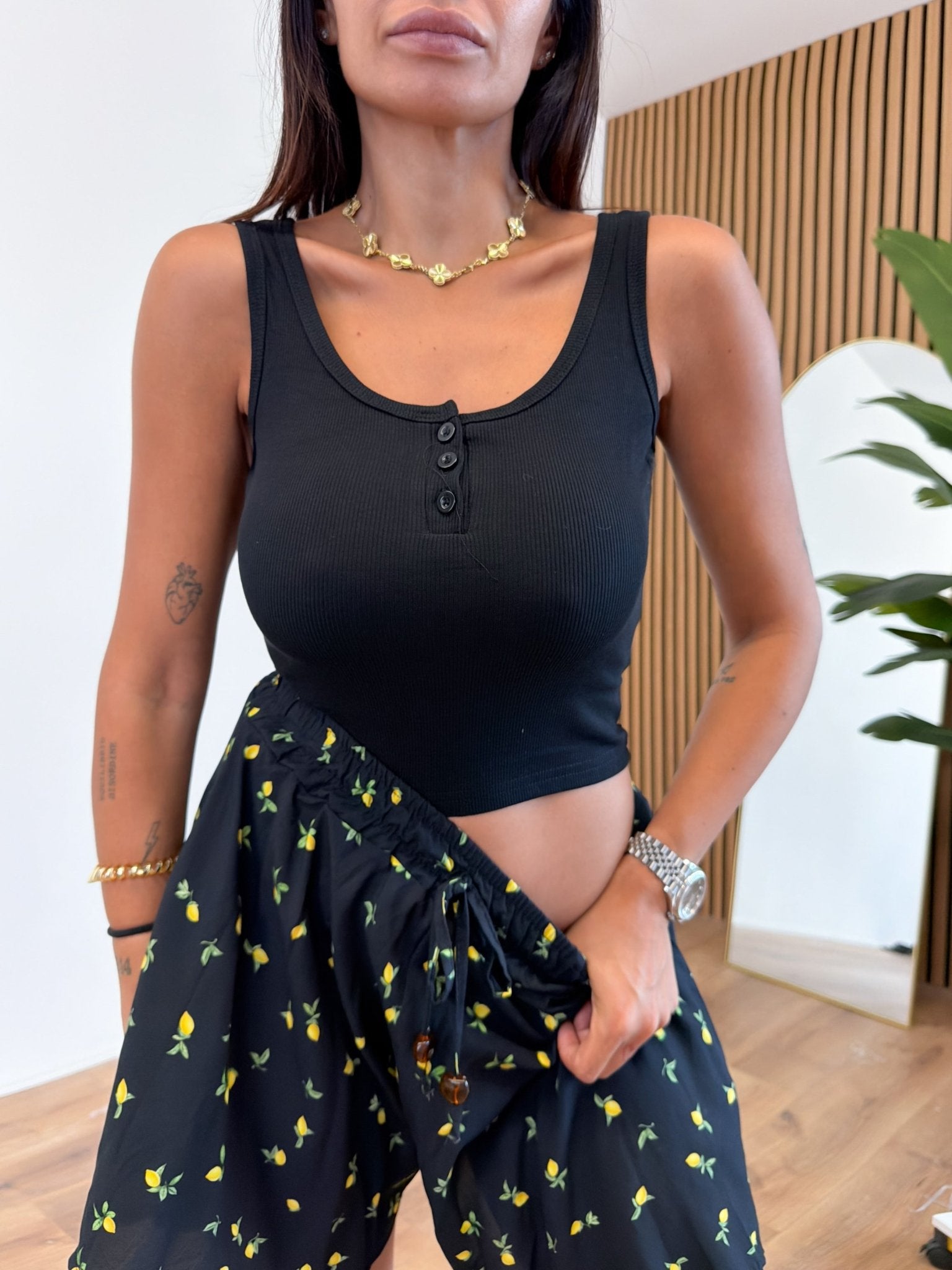 Top V76896 - Nero - SAINTH