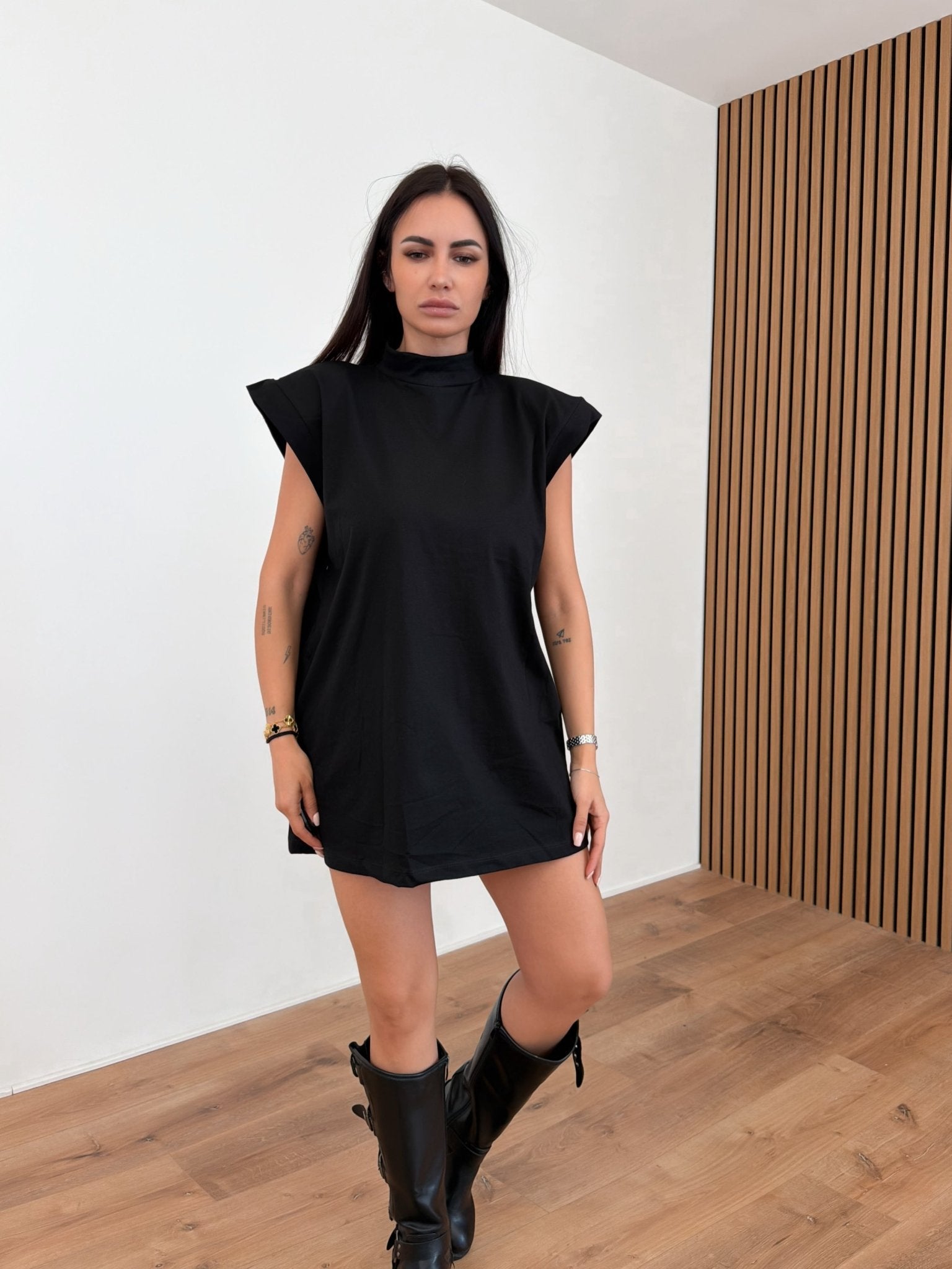 Maxi Maglia Smanicata - Nera - SAINTH