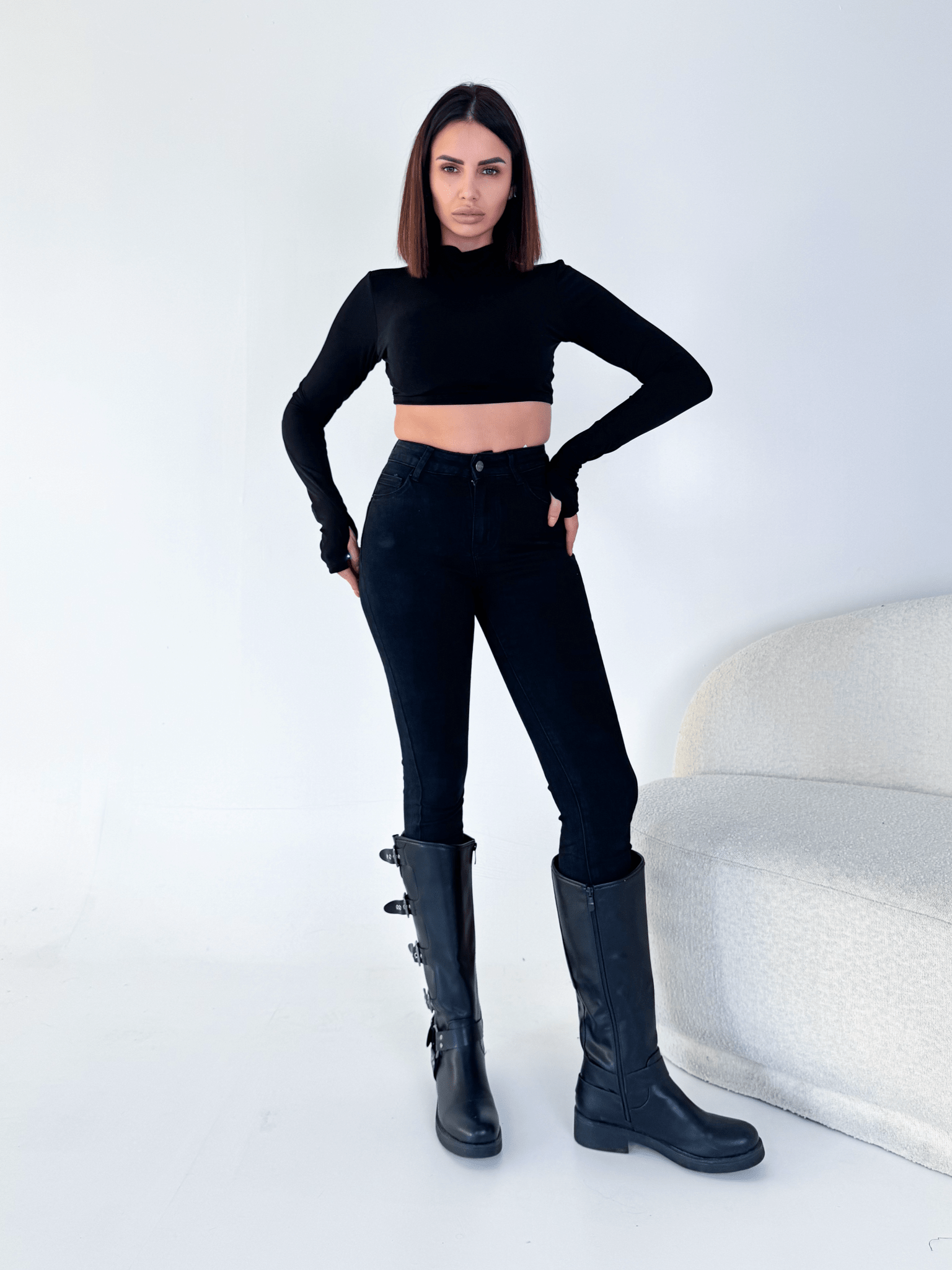 Maglietta Crop - Nera - SAINTH