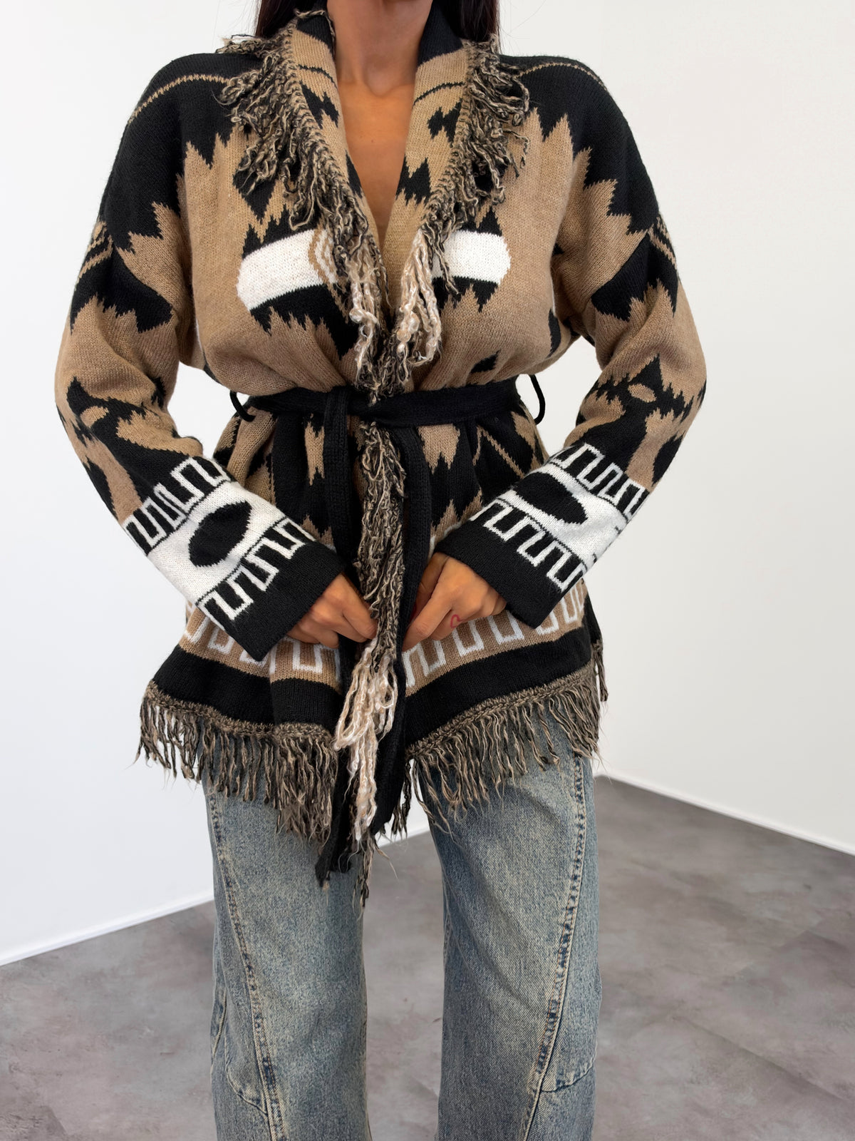 Cardigan Triangle - Camel Nero
