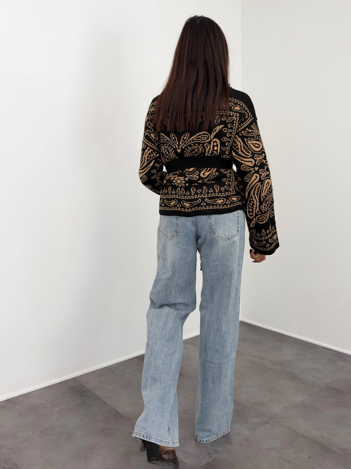 Cardigan Crop Azteco - Nero Biscotto