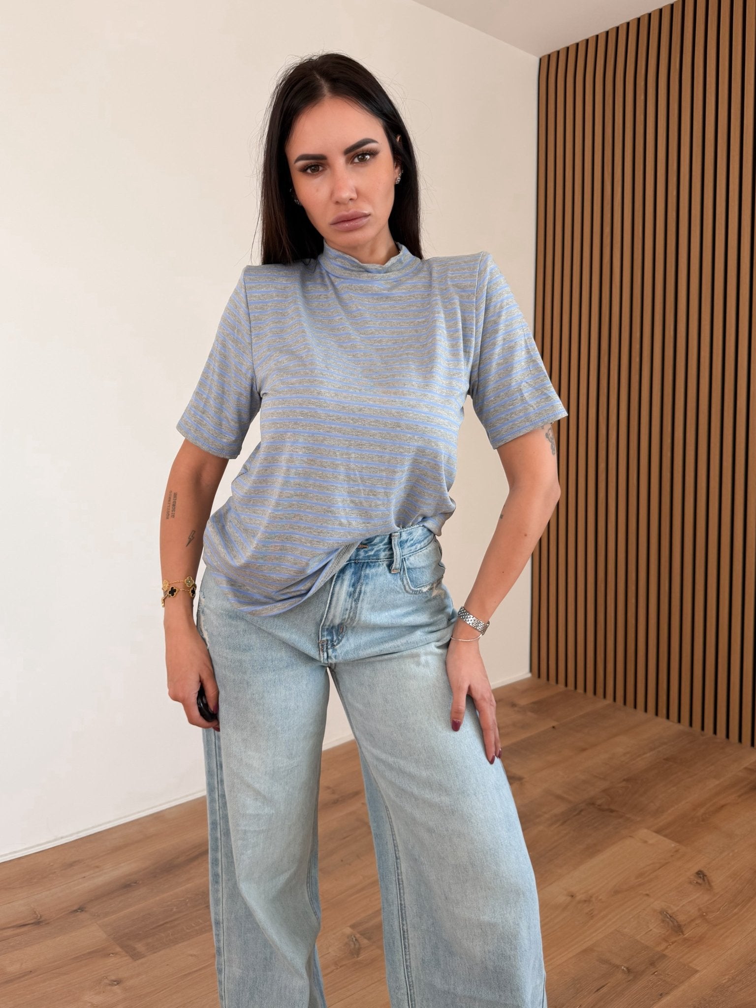 Maglietta Book - Grigia e Celeste - SAINTH