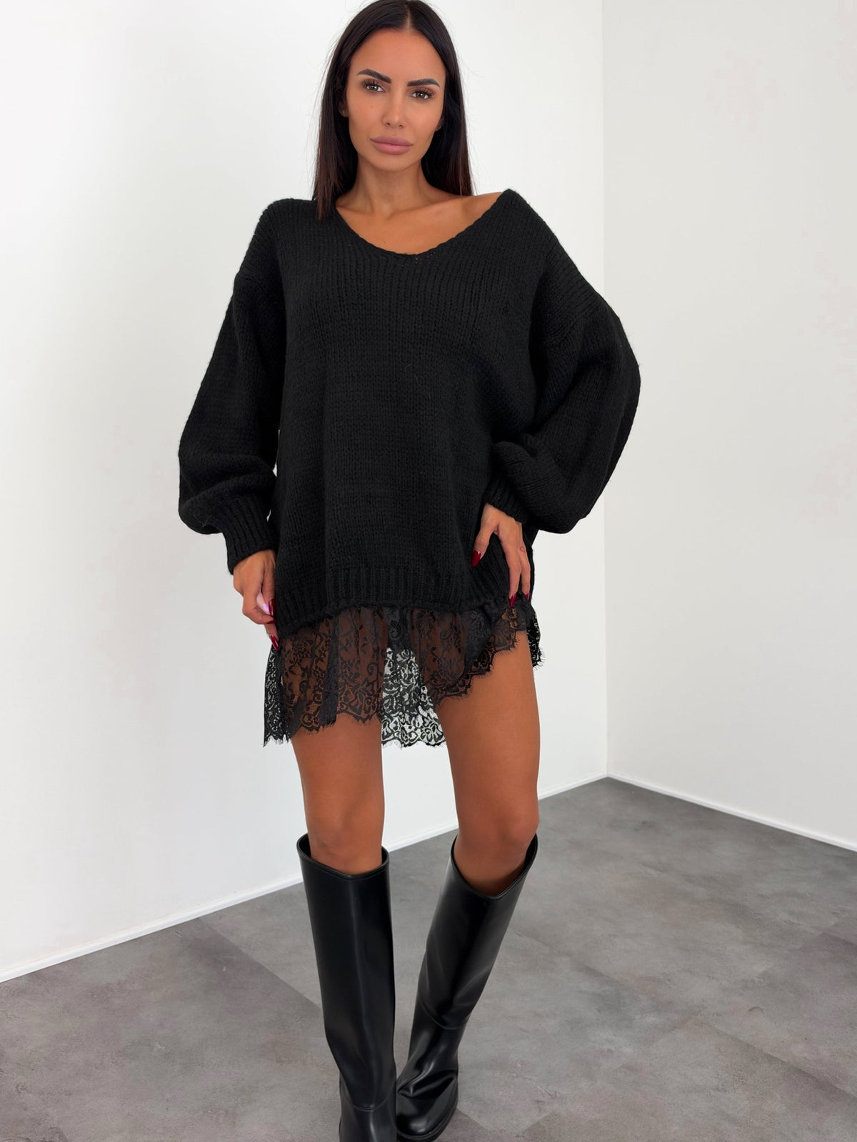 Abito Pull Pizzo Scollo V - Nero - SAINTH